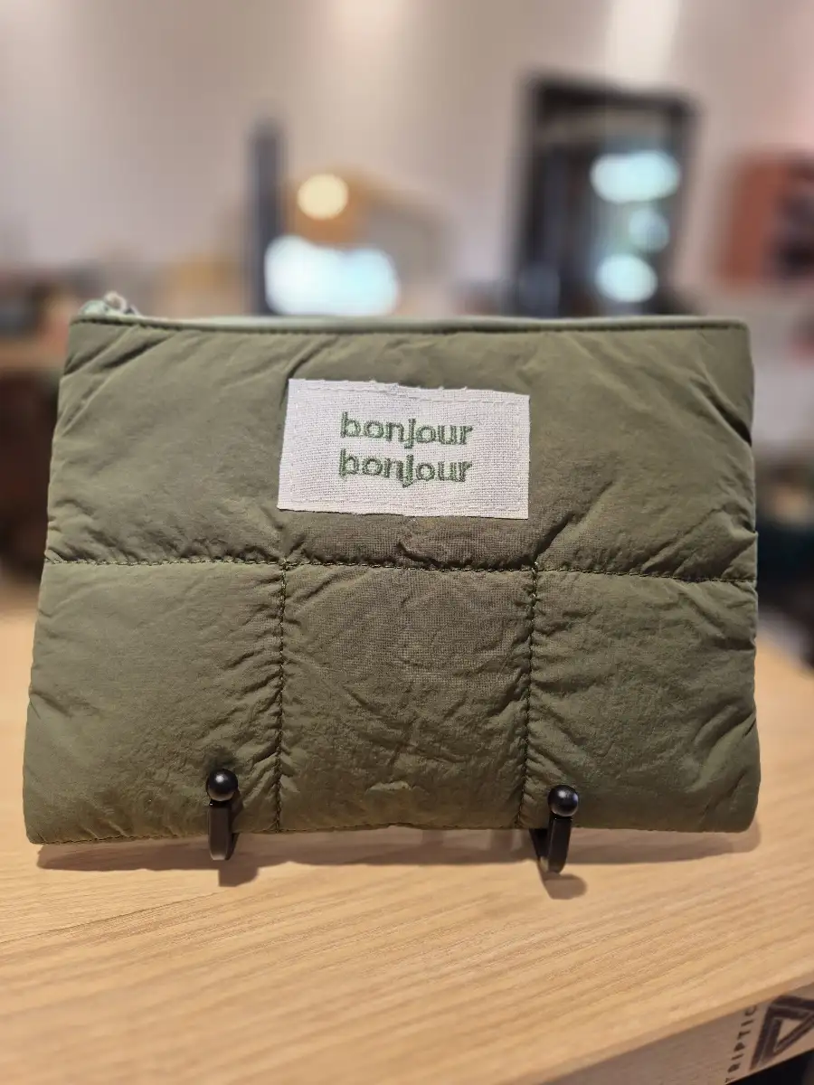 Pochette matelassée kaki