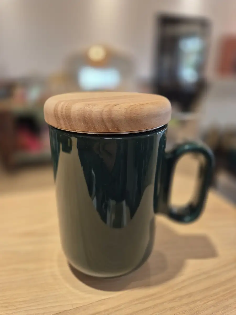 Tisanière et filtre coloris émeraude