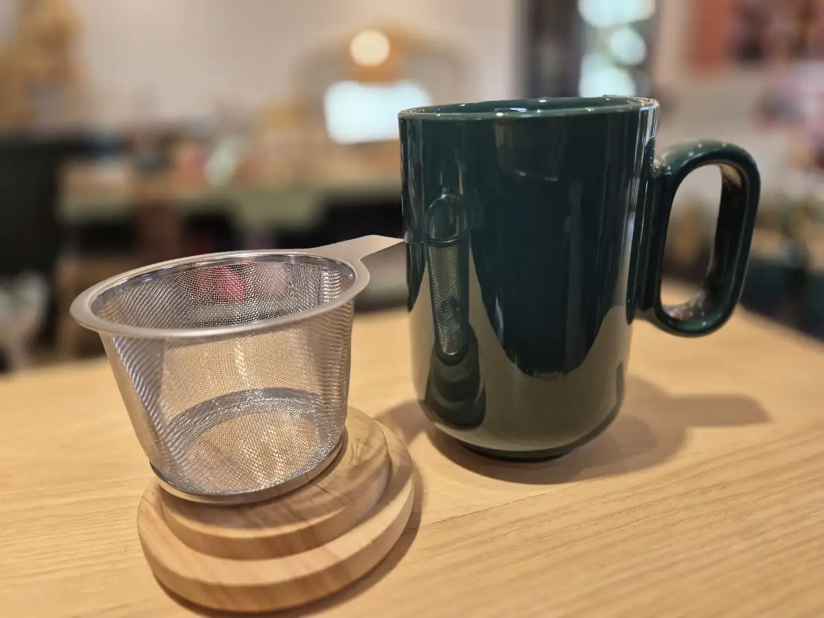 Tisanière et filtre coloris émeraude