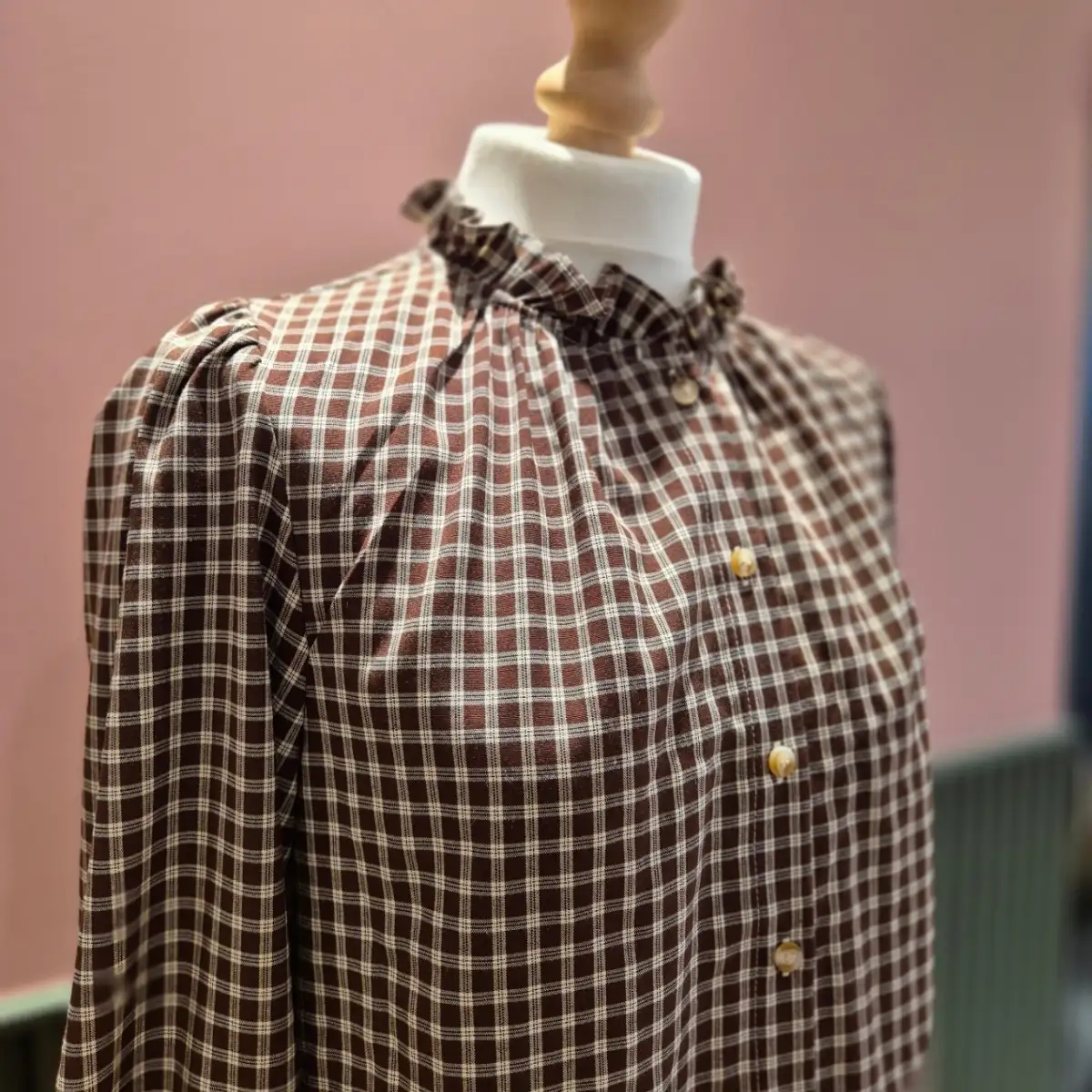 Chemise à petits carreaux marrons