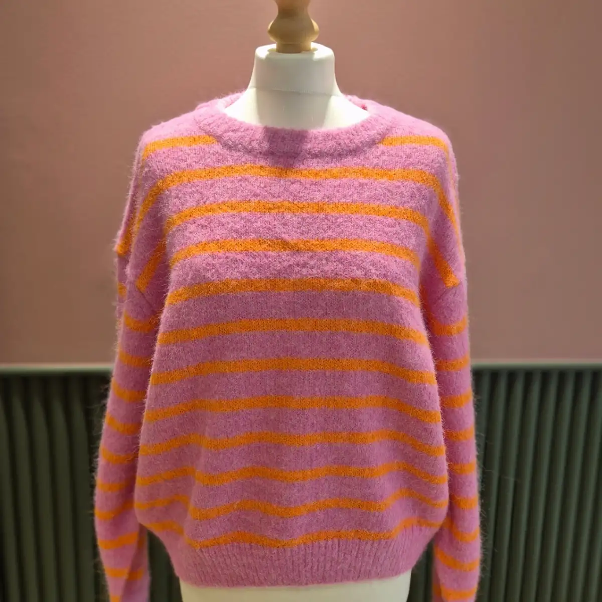 Pull tout doux rayé rose et orange