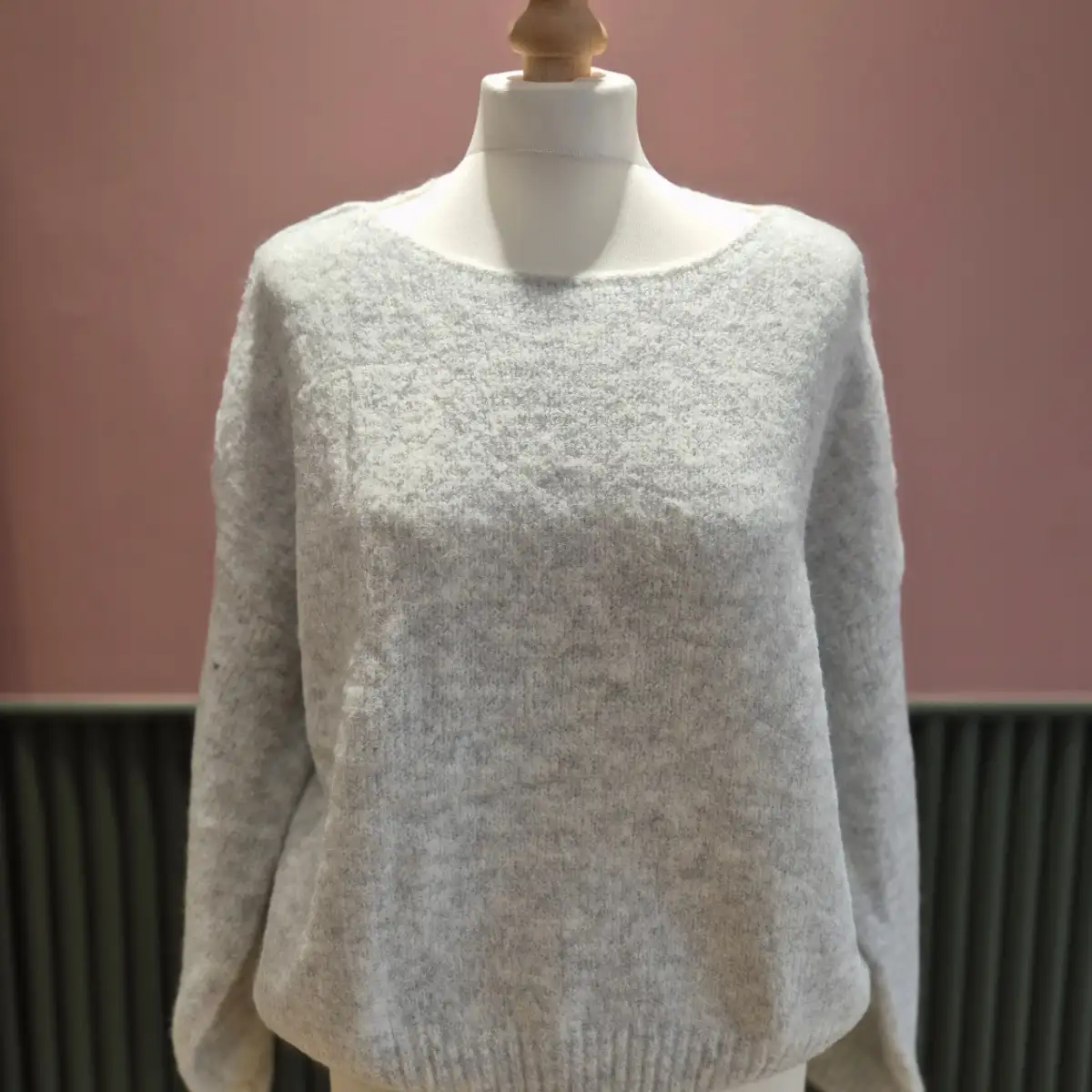 Pull uni basique gris