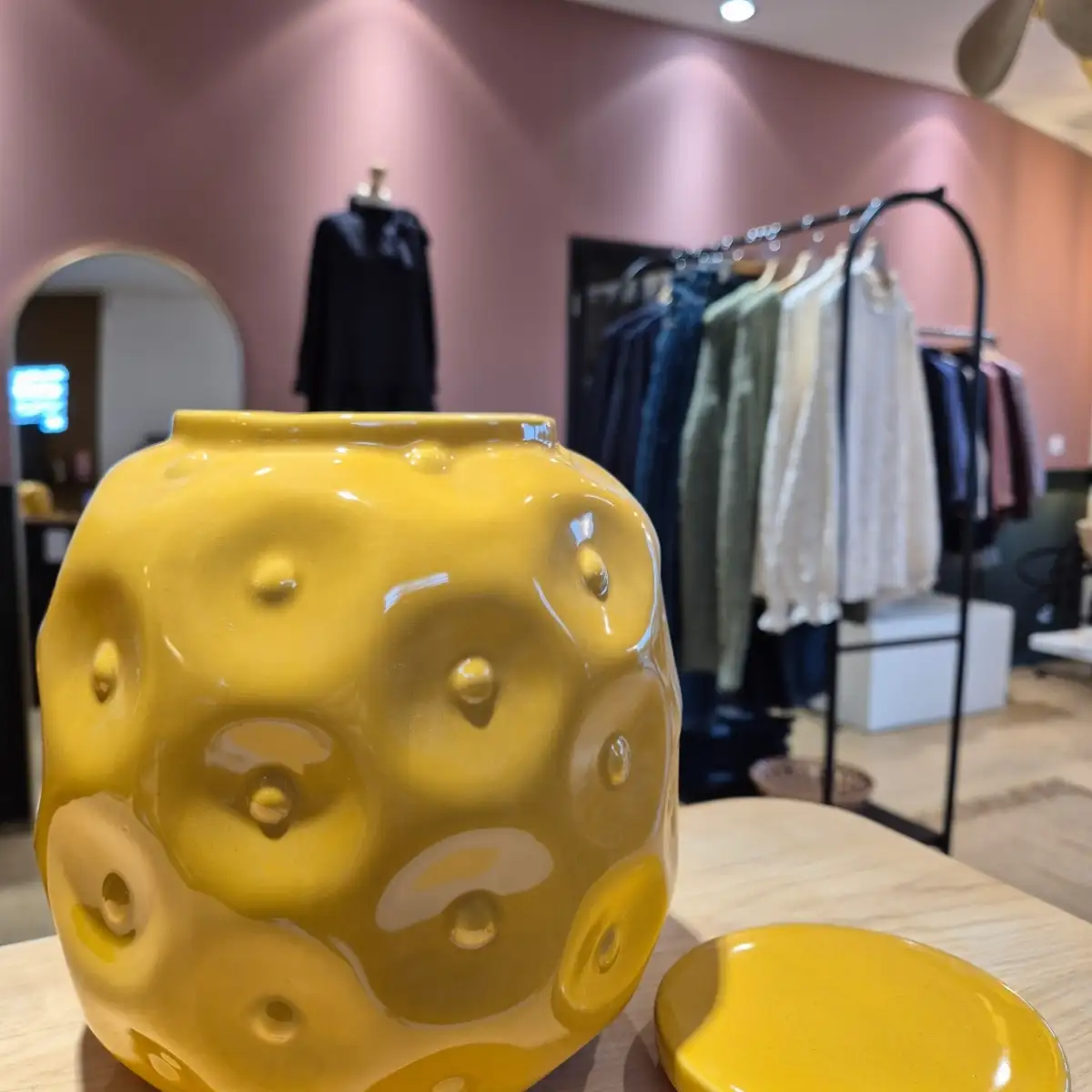 Vase pot jaune